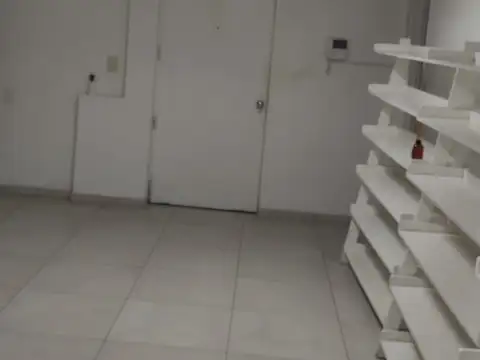 COGHLAN CORREDOR PANAMERICANO PH USO PROFESIONAL COMERCIAL SIN EXPENSAS TODO FRENTE ESQUINA