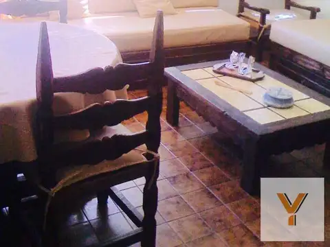 Casa en Venta con 3 cocheras