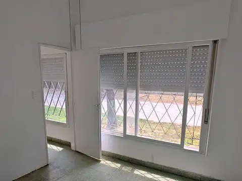 Casa en alquiler en Merlo Sur
