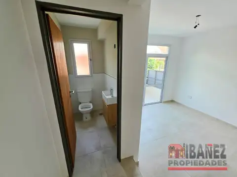 Depto Tipo Casa 3 ambientes con 3 baños