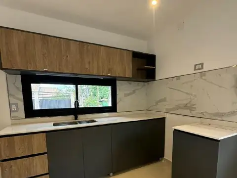 Casa 4 ambientes con 3 baños