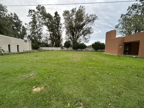 TERRENO EN LOS MOLINOS (LOTE 12 Y 13 - MANZANA 21)