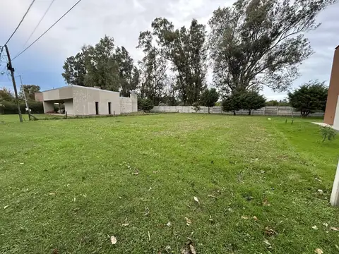 TERRENO EN LOS MOLINOS (LOTE 12 Y 13 - MANZANA 21)