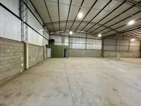 ALQUILER GALPON 650M2 COLONIA TIROLESA