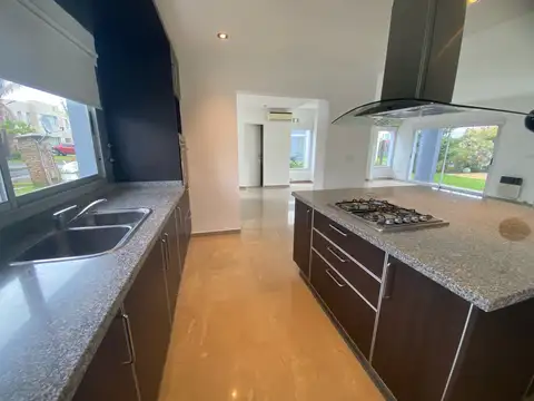 Casa en Alquiler en Altos de Hudson II, USD 2.200