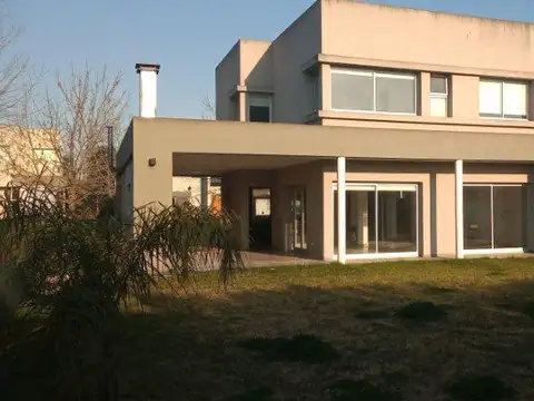 Casa en Alquiler en Altos de Hudson II, USD 2.200
