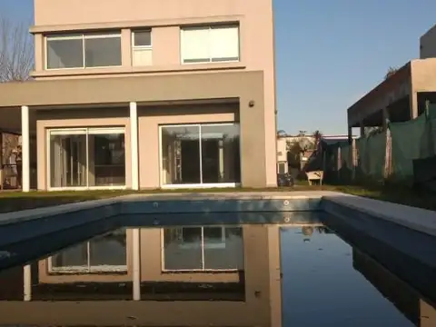 Casa en Alquiler de 3 dormitorios