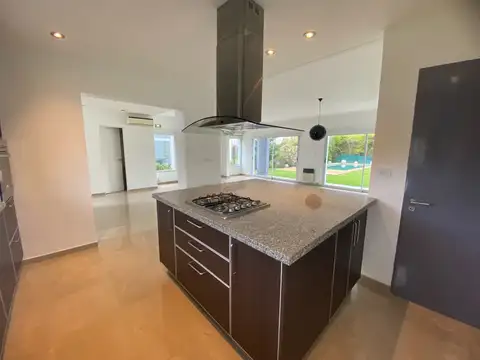 Casa en Alquiler al Norte