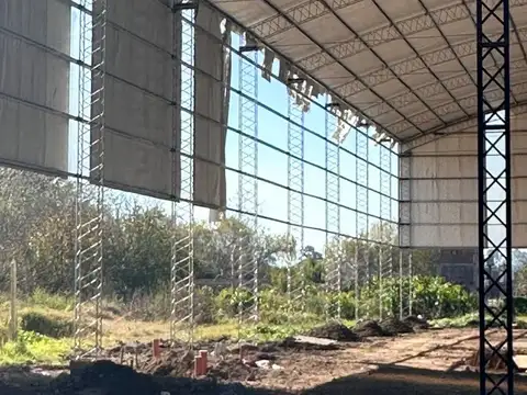 ALQUILER GALPON INDUSTRIAL A ESTRENAR a cuadras de la panamericana y Ruta 26