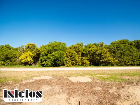 Lote en Barrio Privado - B597