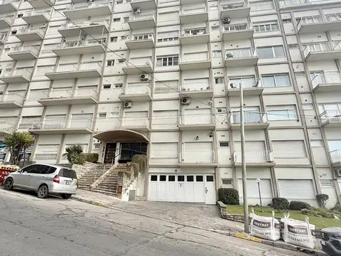 Departamento 1 ambiente al frente, con vista lateral al mar, Playa Varese, Mar del Plata