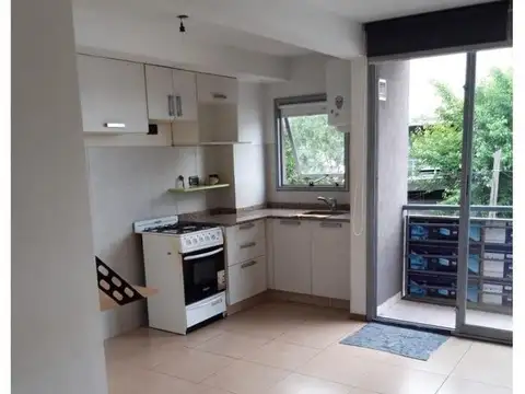 Pte M T de Alvear al 0 100, Piso 2