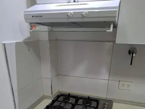 Primera Junta 100, Piso 1°