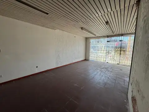 Local en Venta en Ituzaingó, USD 180.000