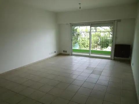 Francisco Beiro N° 1638 2°B E/ Fco. Beiro y Falucho