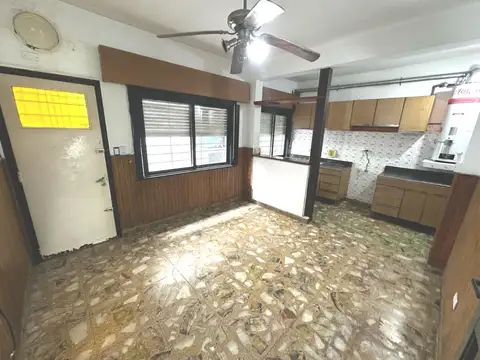 Casa en Alquiler con 3 cocheras