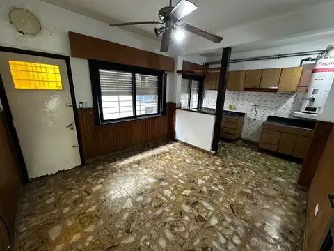 Casa en Alquiler con 3 cocheras