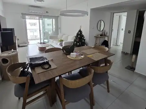 DEPARTAMENTO 3 AMBIENTES EN VENTA EN BERNAL CENTRO CON 2 COCHERAS.