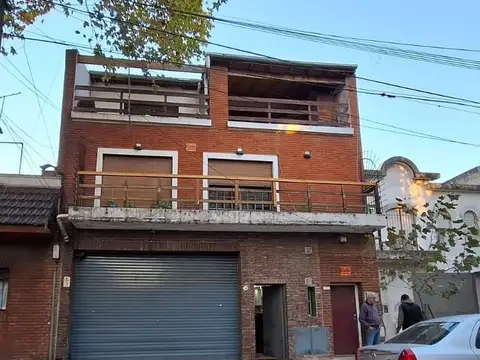 LOCAL COMERCIAL CON VIVIENDA 