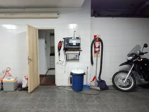 LOCAL COMERCIAL CON VIVIENDA 
