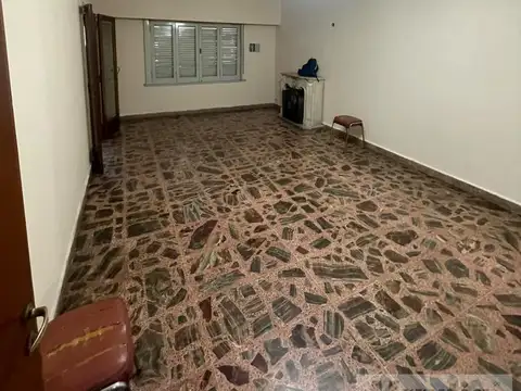 Oficina 4 ambientes con 1 baño