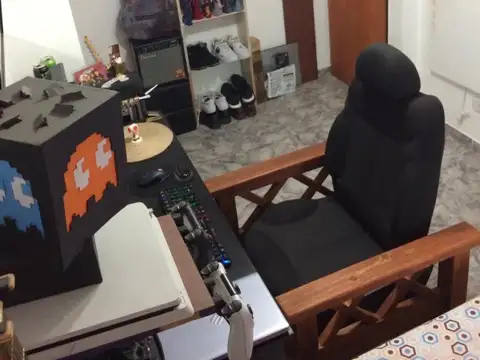 EXCELENTE CASA DOS PLANTAS