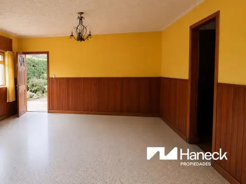 Casa 9 ambientes con 3 baños