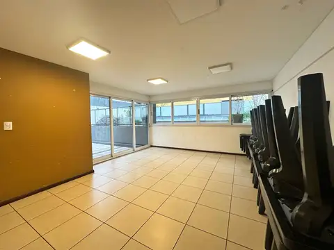 ALQUILER - Alem 1200: Departamento de dos dormitorios con cochera y amenities
