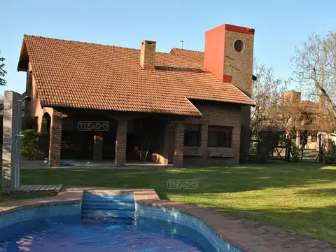 Casa 5 ambientes con 3 baños