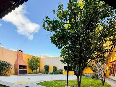 Venta Casa 5 dormitorios Apta a crédito Cipolletti  