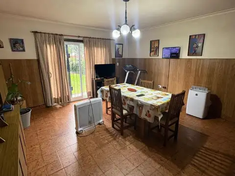 Casa quinta en venta con taller sobre lote de 2.658 m² - Ruta 88