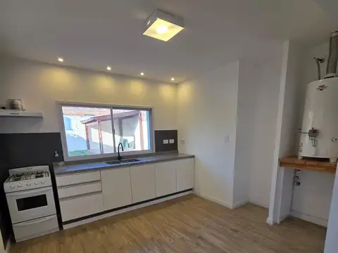 Casa en Alquiler en Funes, $ 1.400.000