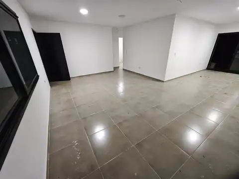 Casa 5 ambientes con 1 baño