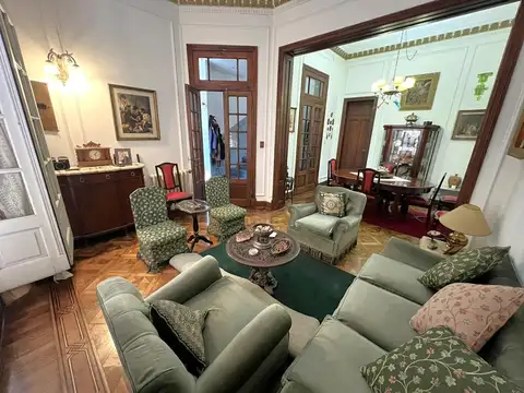 Hermosa casa 5 ambientes   Terraza con Quincho / Parrilla / Playroom - Garage y mas...