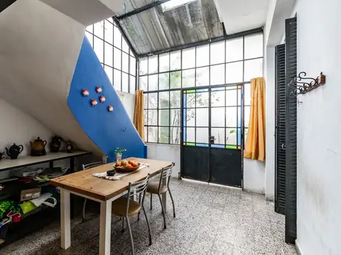 Depto Tipo Casa 5 ambientes con 2 baños