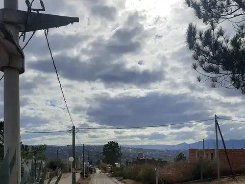 Lote a la venta en Villa Parque Siquiman. (L426)