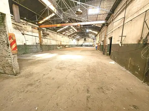 Galpón. Ovidio Lagos al 5700. 3 por 1000mts c/u