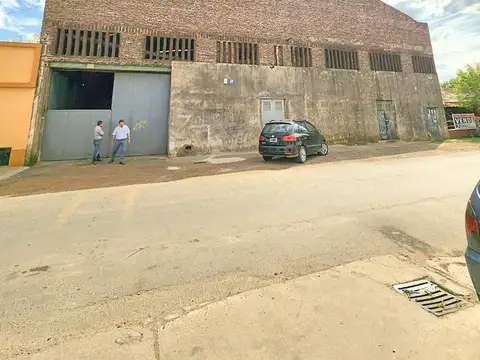 Galpón. Ovidio Lagos al 5700. 3 por 1000mts