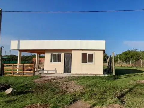Casa en venta - 2 Dormitorios 1 Baño - 250Mts2 - Arturo Seguí
