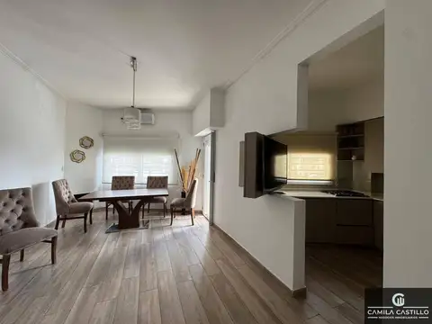 VENTA - CASA EN 1° PISO 4 AMBIENTES CON BALCON Y TERRAZA CON PILETA