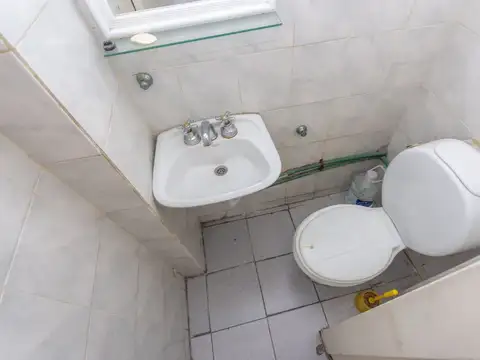 Oficina 4 ambientes con 2 baños