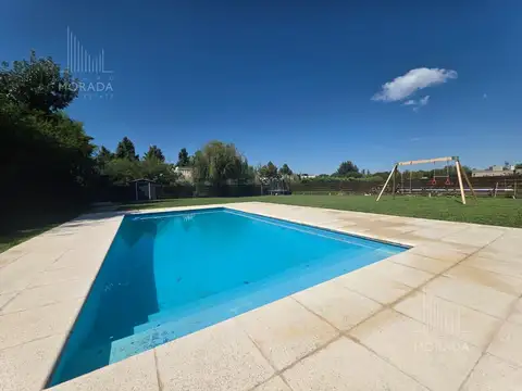 Casa en Venta con 4 cocheras
