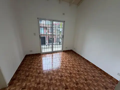 Depto Tipo Casa 2 ambientes con 1 baño