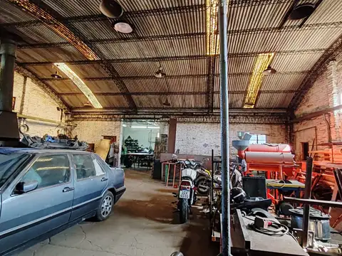 Galpón ideal para logística o depósito.