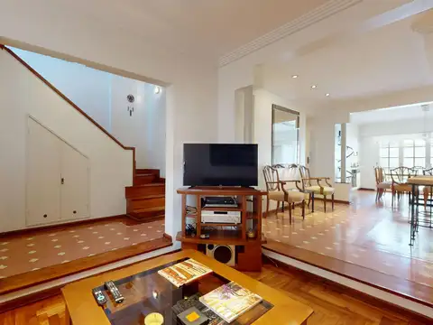 Casa 6 ambientes con 3 baños