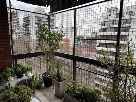 Luminoso 4 amb en Belgrano con balcón y dependencia