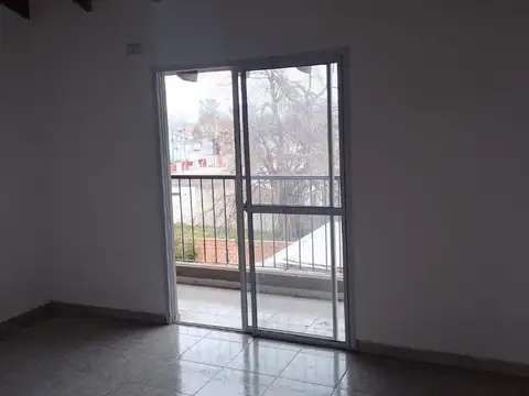 ALQUILER DEPTO DOS AMBIENTES EN PLATANOS