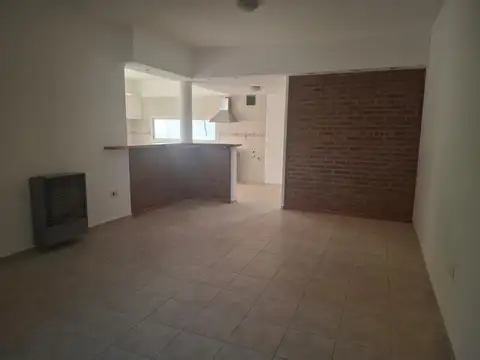 Depto Tipo Casa en Alquiler de 4 ambientes