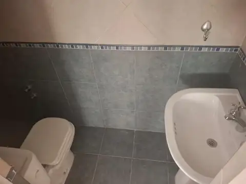 Depto Tipo Casa en Alquiler en Cipolletti, $ 2.400.000