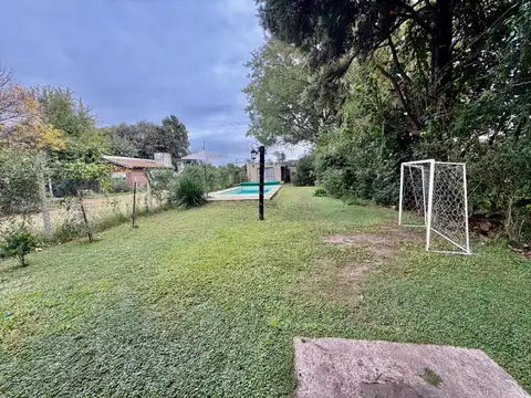 Casa en Alquiler con 3 cocheras